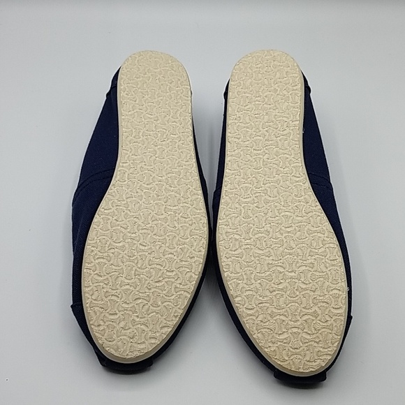 Toms - Picture 3 of 3